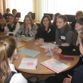 Круглий стіл __Шляхами майстерності__ за участі журналіста, редактора, письменника Поліни Аксьонової