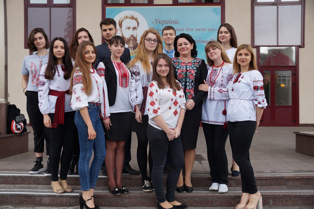 Грінченківці відзначили Всесвітній день вишиванки