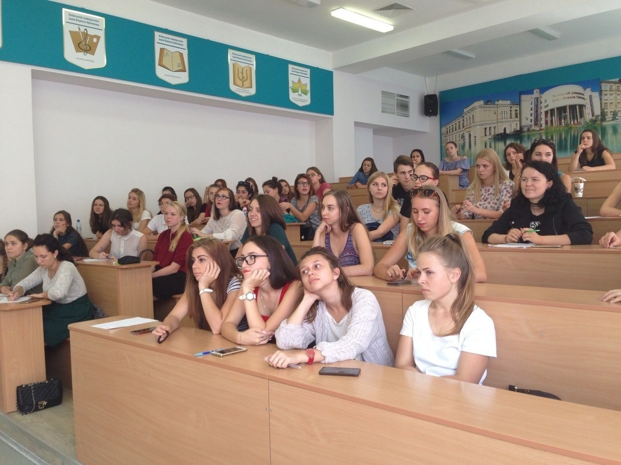 Зустрічі зі студентами першого курсу до Дня фізичної культури та спорту України