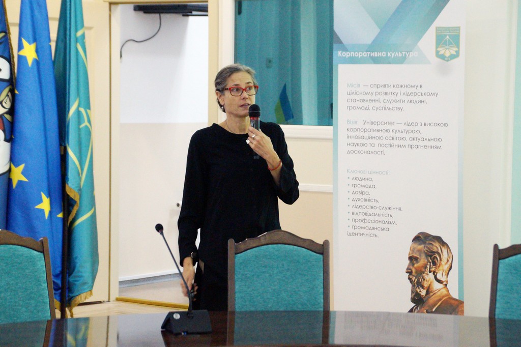 Методологічний семінар від стипендіатки програми академічних обмінів імені Фулбрайта Методологічний семінар від стипендіатки програми академічних обмінів імені Фулбрайта