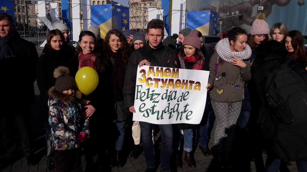 Студенти Інституту філології долучилися до загальноміського флешмобу з нагоди Дня студентів