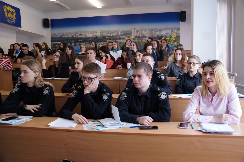 ІІ Всеукраїнська науково-практична конференція «На перетині мови і права» ІІ Всеукраїнська науково-практична конференція «На перетині мови і права»