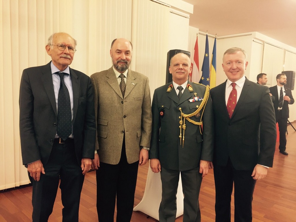 Грінченківці на урочистому прийомі з нагоди офіційного візиту до України Федерального Президента Республіки Австрія пана Александра Ван дер Беллена та пані Доріс Шмідауер Грінченківці на урочистому прийомі з нагоди офіційного візиту до України Федерального Президента Республіки Австрія пана Александра Ван дер Беллена та пані Доріс Шмідауер