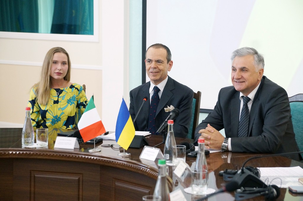 Лекція Надзвичайного та Повноважного Посла Італії в Україні Давіде Ла Чечіліа з нагоди святкування Дня Європи в Україні Лекція Надзвичайного та Повноважного Посла Італії в Україні Давіде Ла Чечіліа з нагоди святкування Дня Європи в Україні