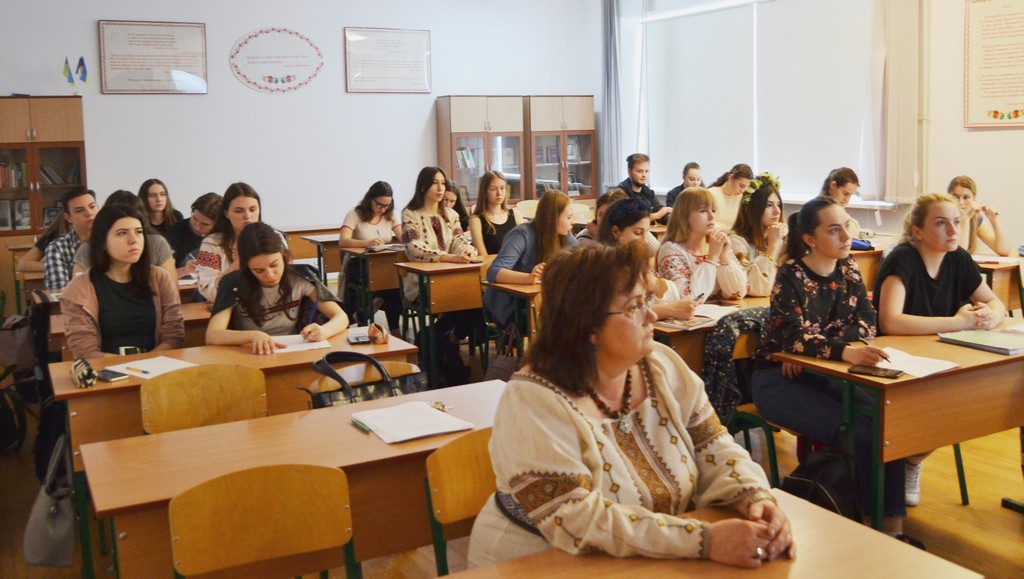 Фестиваль науки – 2019: презентація монографії «Педагогічна і просвітницька діяльність Марії Грінченко» молодшого наукового співробітника НДЛ грінченкознавчтва Інституту філології Михайла Васильовича Лашка Фестиваль науки – 2019: презентація монографії «Педагогічна і просвітницька діяльність Марії Грінченко» молодшого наукового співробітника НДЛ грінченкознавчтва Інституту філології Михайла Васильовича Лашка