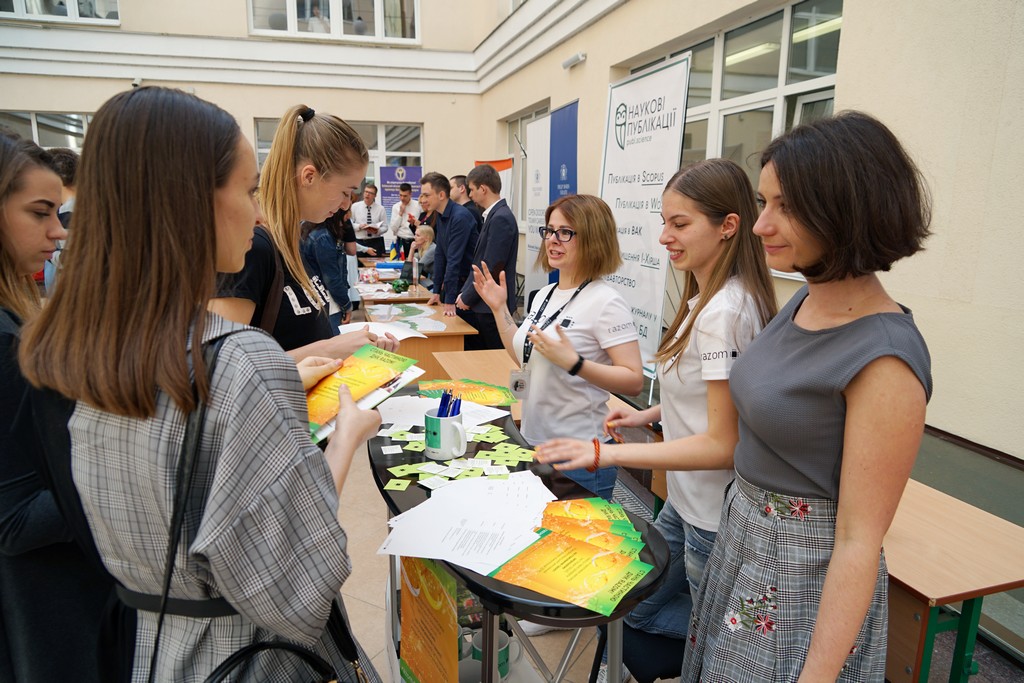 «Ярмарок вакансій» в навчальному корпусі № 1 «Ярмарок вакансій» в навчальному корпусі № 1