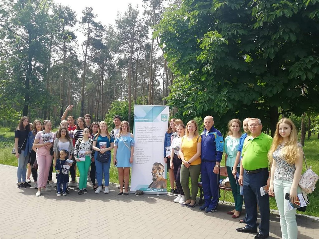 Участь у заходах з нагоди 50-річчя утворення Дніпровського району міста Києва 05 25 utv dniprovskogo rajonu08