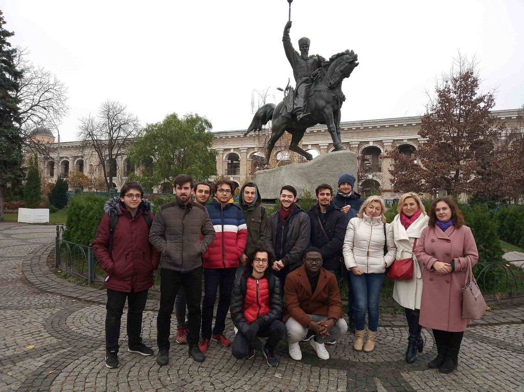 Вивчаємо українську мову, мандруючи Києвом