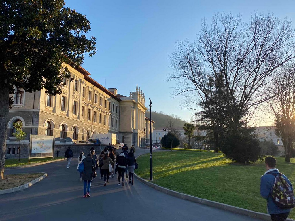 Участь у Міжнародному форумі «Peace and justice: a common quest for universities, governments and civil society» (Університет Деусто, Іспанія)