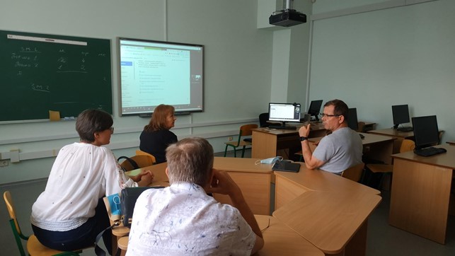 Зустріч учасників міжнародного проєкту «Розвиток математичних компетентностей студентів за допомогою цифрового математичного моделювання» DeDiMaMo Зустріч учасників міжнародного проєкту «Розвиток математичних компетентностей студентів за допомогою цифрового математичного моделювання» DeDiMaMo