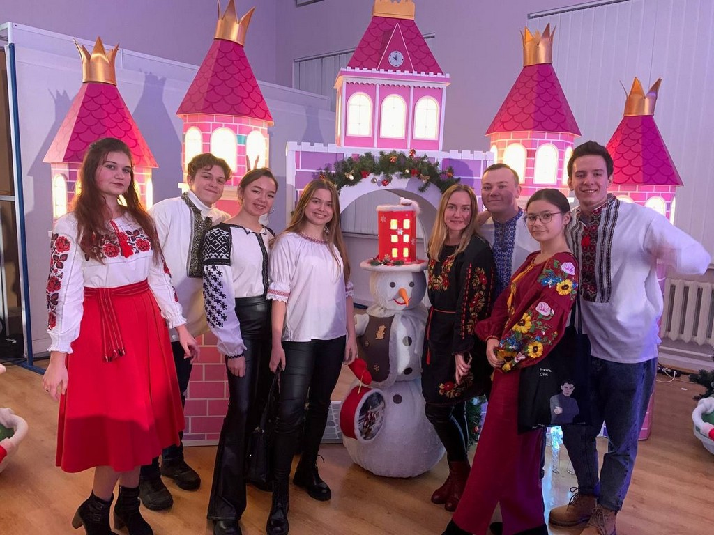 Фестиваль «Крізь призму українських традицій» Фестиваль «Крізь призму українських традицій»