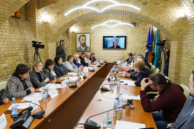 Круглий стіл «Перезавантаження реформи «Нова українська школа»: упровадження нового змісту базової середньої освіти» Круглий стіл «Перезавантаження реформи «Нова українська школа»: упровадження нового змісту базової середньої освіти»