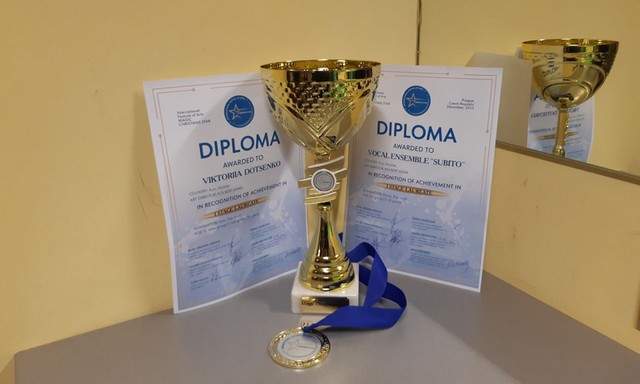 Вокальна студія «Subito» Університету Грінченка взяла участь у Європейському мультижанровому конкурсі-фестивалі мистецтв «IV Magic Christmas Star» Вокальна студія «Subito» Університету Грінченка взяла участь у Європейському мультижанровому конкурсі-фестивалі мистецтв «IV Magic Christmas Star»