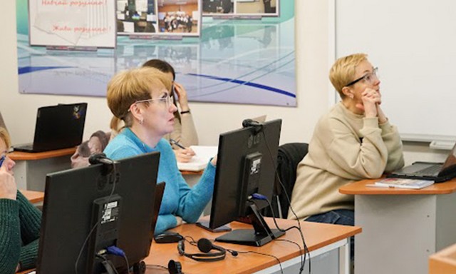 Тренінги для науково-педагогічних працівників за Цифровим модулем