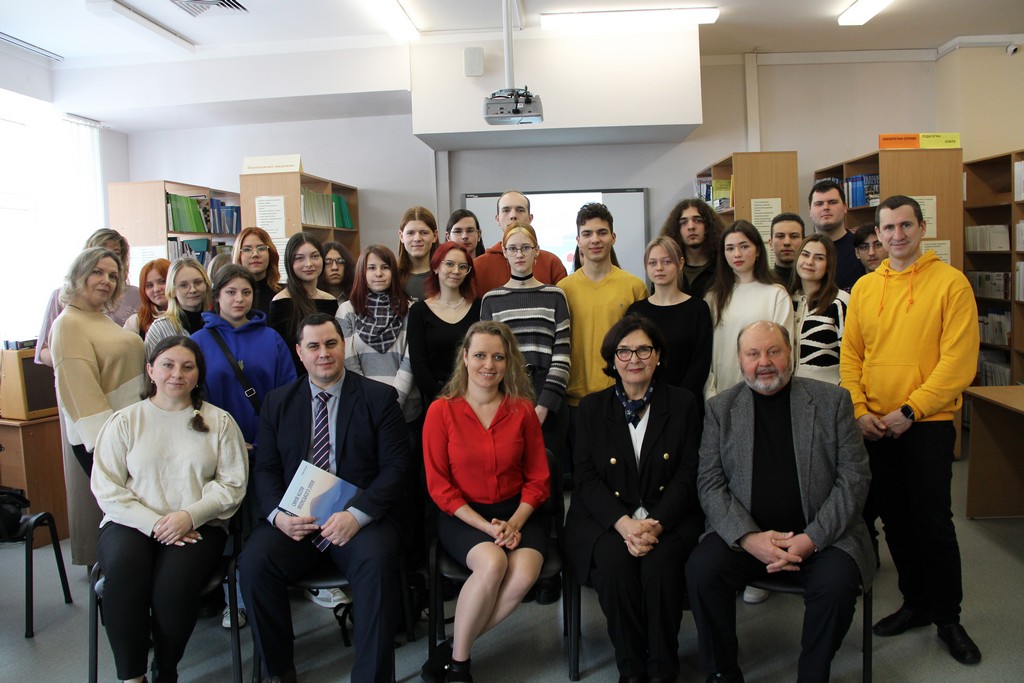 Презентація книги Олени Кулінич «Синій колір японського літа»
 Презентація книги Олени Кулінич «Синій колір японського літа»