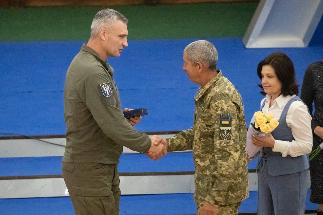 Грінченківець Юрій Гуняга отримав медаль «Честь. Слава. Держава» від мера Києва