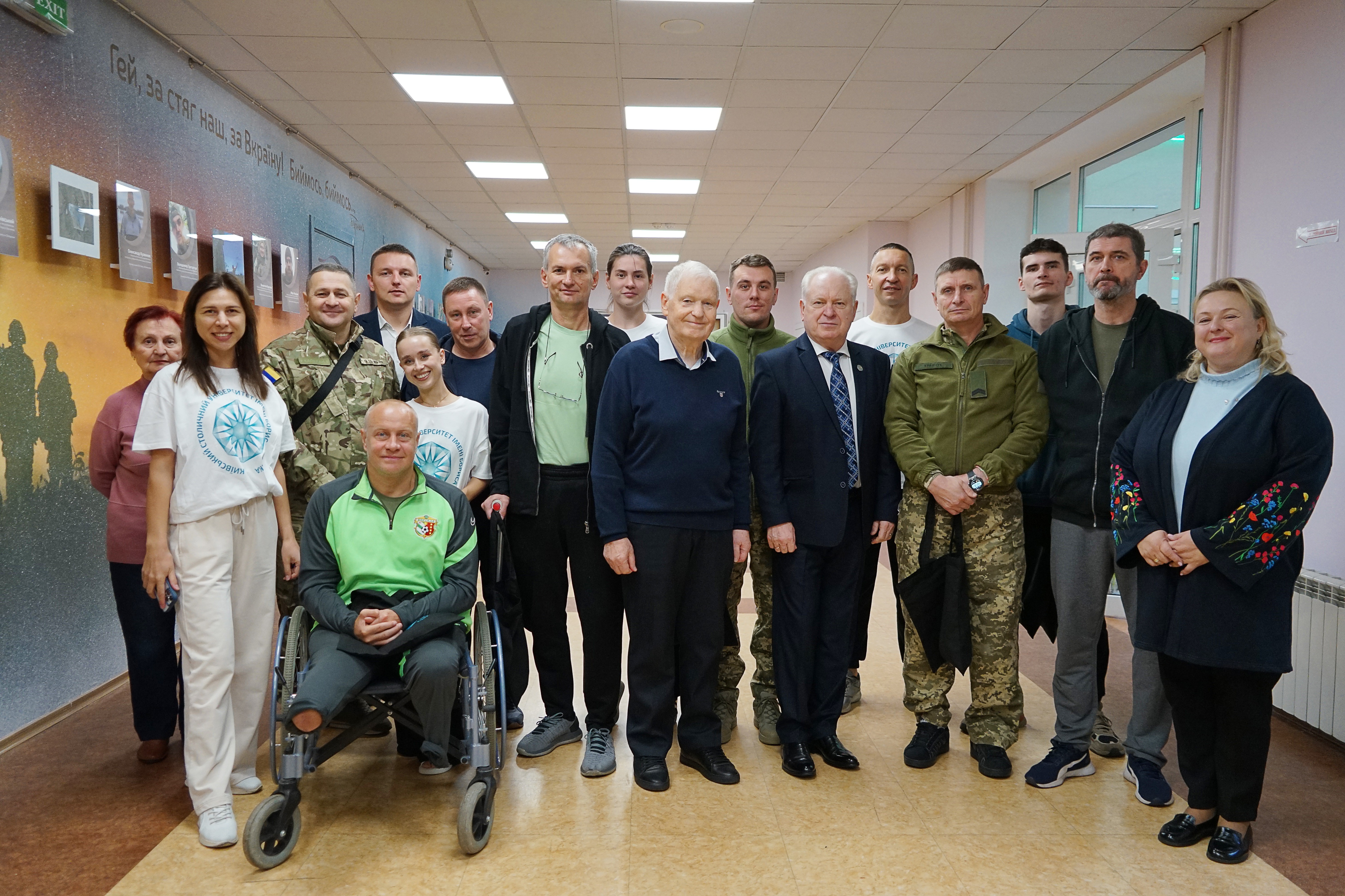 Подяка ветеранам реабілітаційної програми басейну Університету Грінченка