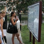 Вступники біля дошки оголошень