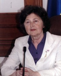 Світлій пам’яті Олександри Яківни Савченко